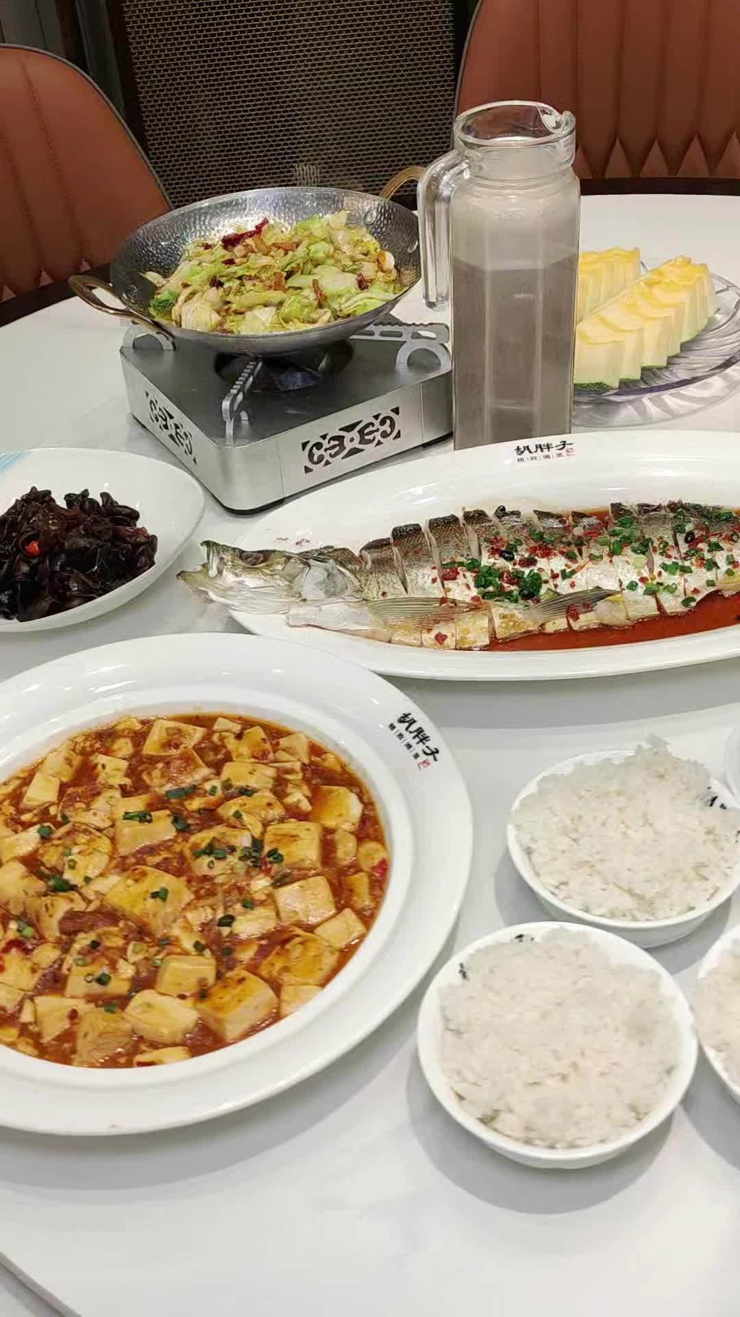 这湘菜又地道又合适!99一大桌!性价比 好店推荐 湘菜 胡胖子 下饭菜