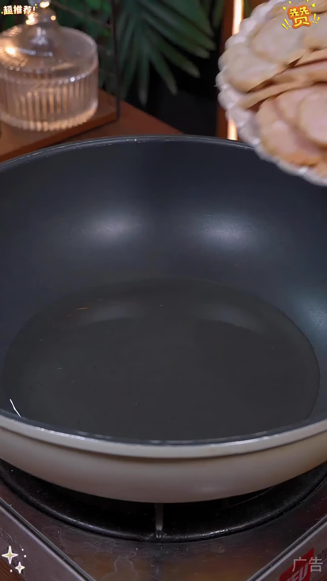 肉卷就得吃这个潮汕特产肉卷,巨好吃,炒个小辣椒或香煎或者煮面都非常不错 潮汕猪肉卷做法 潮