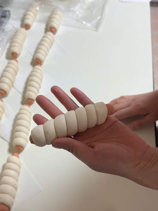 简单火腿肠卷做法，揉好面蒸出光滑细腻蓬松柔软