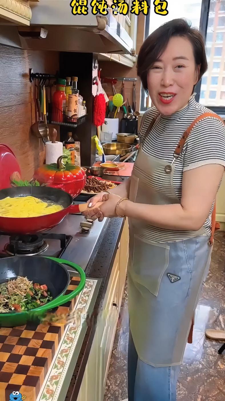 馄饨汤料包,按比例调配好的料包,煮馄饨时候,一次一包,面条鸡蛋也可以用,太方便了。馄饨汤料