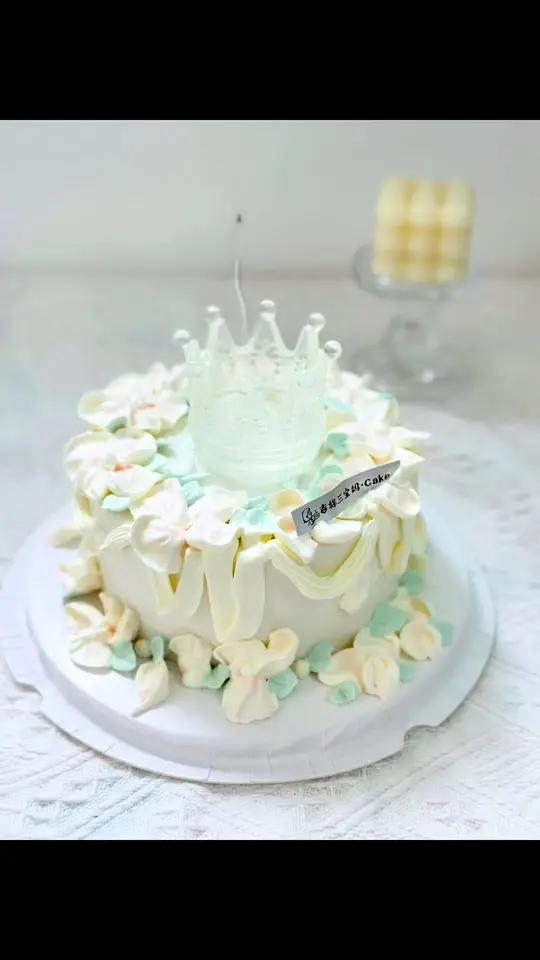 每个女孩头上都有一顶皇冠 散发着淡淡的光,学会爱自己,用最美的姿态遇见最好的自己 仙女蛋糕