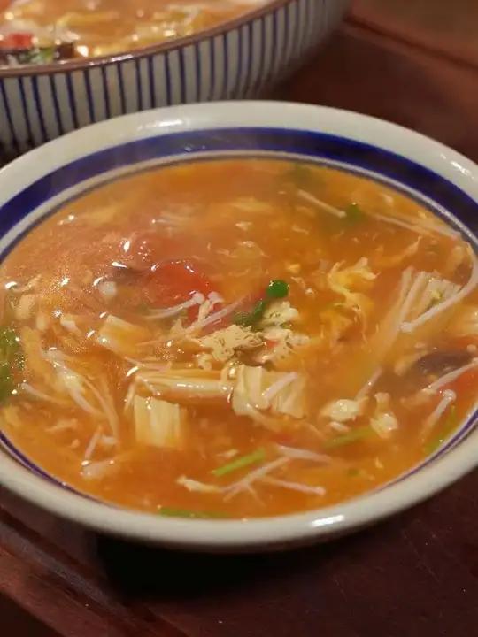 河南农村美食者式鸡蛋汤,俗称“滚蛋汤”做法简单酸辣利口,天冷了喝一碗,暖身暖心又暖胃~ 老