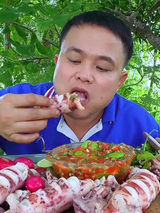 泰式酸辣臭豆剁椒酱水嫩满卵大鱿鱼 泰国大叔泰国美食泰国海鲜内容启发搜索种草激励计划