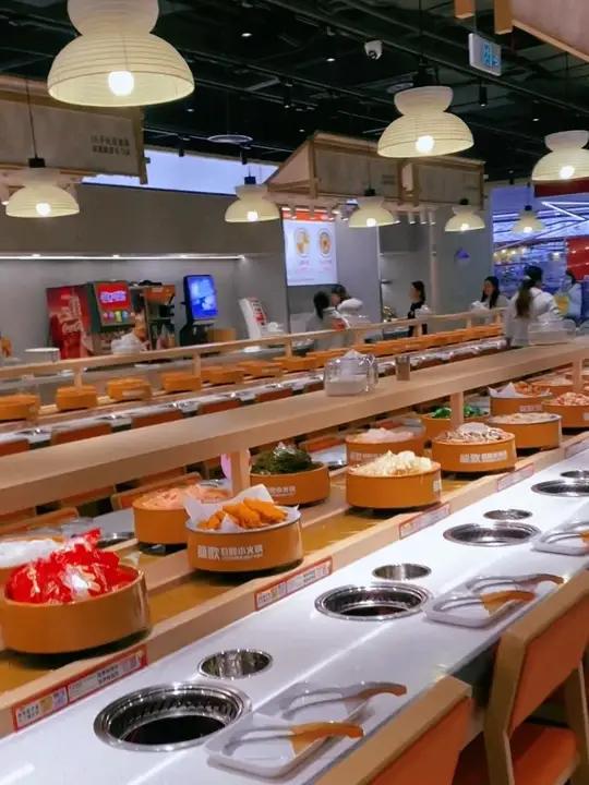 五四in象5楼新开了一家龙哥自助小火锅、上百种菜品,快点来囤