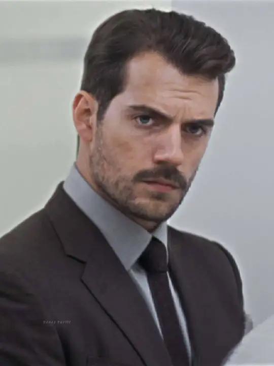 “Daddy味十足的亨利·卡维尔~” 