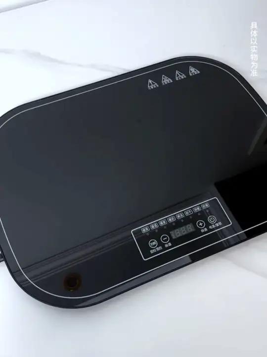 我妈说这个暖菜板大小合适,热得快、功能也多,关键钢化玻璃一擦即净,很好打理,太适合家用了热