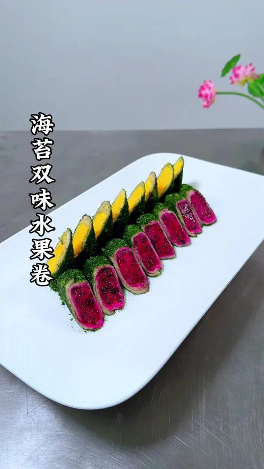 面包搭配水果和海苔碎就能做出大人小孩都爱吃的甜品美食，做法简单，好吃又好看