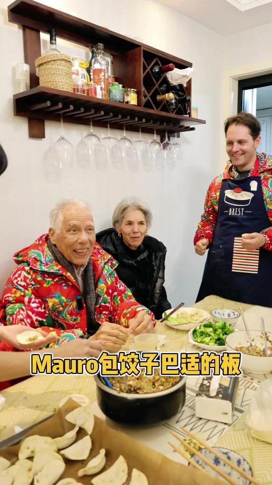莫罗第一次包饺子和尝试中国饺子,也算是感受了真正的中国风俗
