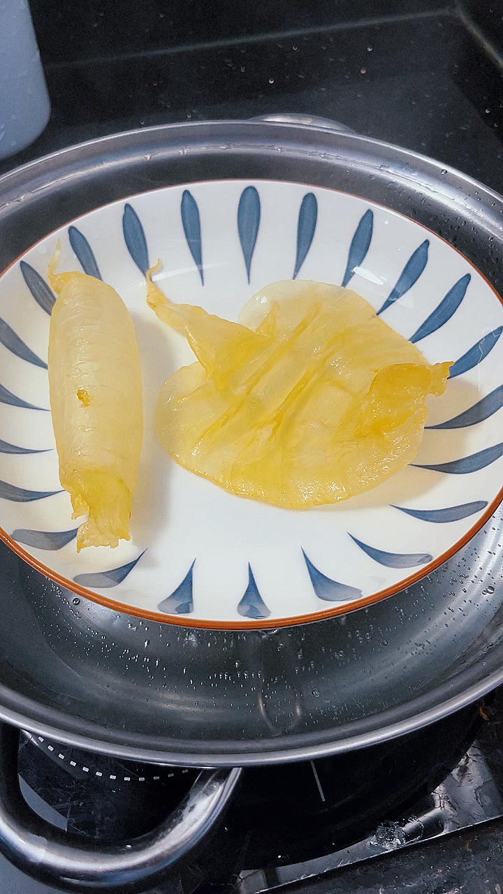 赤嘴鳘鱼胶泡发示例及前后对比