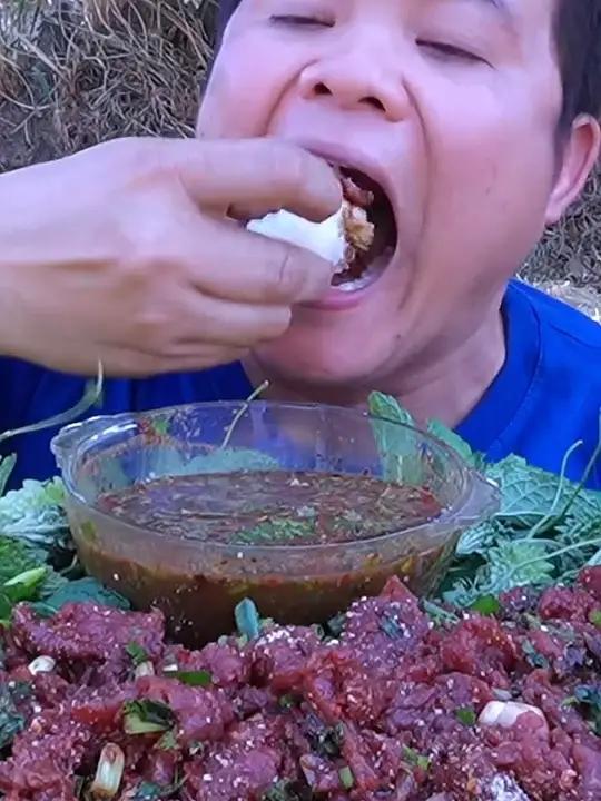 香米饭团牛瘪辣椒酱凉拌牛肉 泰国主播吃美食视频泰国有哪些神奇美食舌尖上大叔内容启发搜索