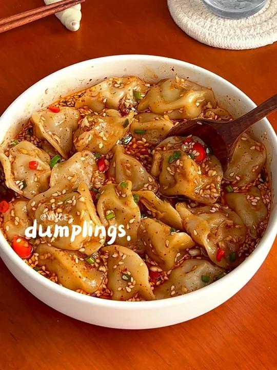 开胃酸汤饺子酸辣爽口好吃到汤都不剩