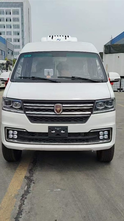 金杯海狮面包冷藏车 城市配送商超地库必备神车 轻松可拉1吨货