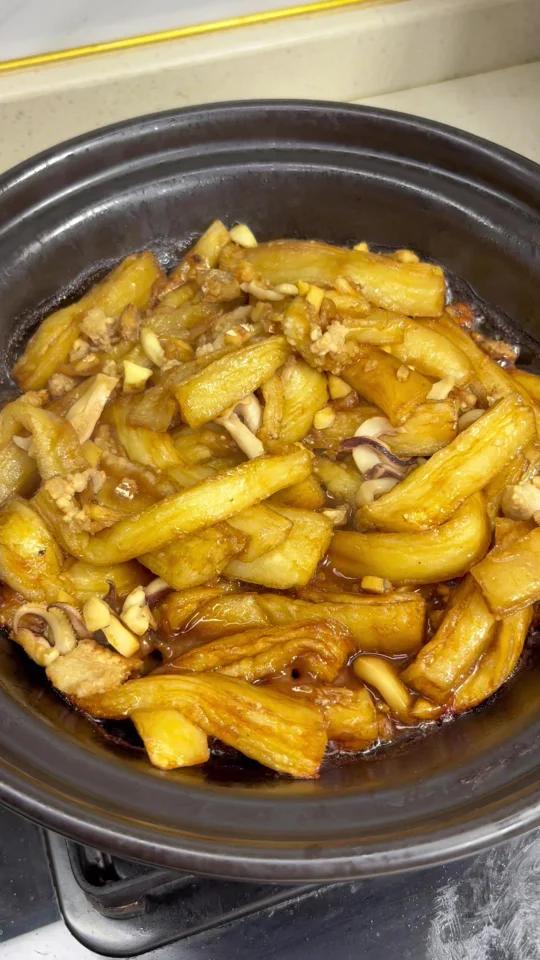 咸鱼茄子煲！吃一次爱一次！