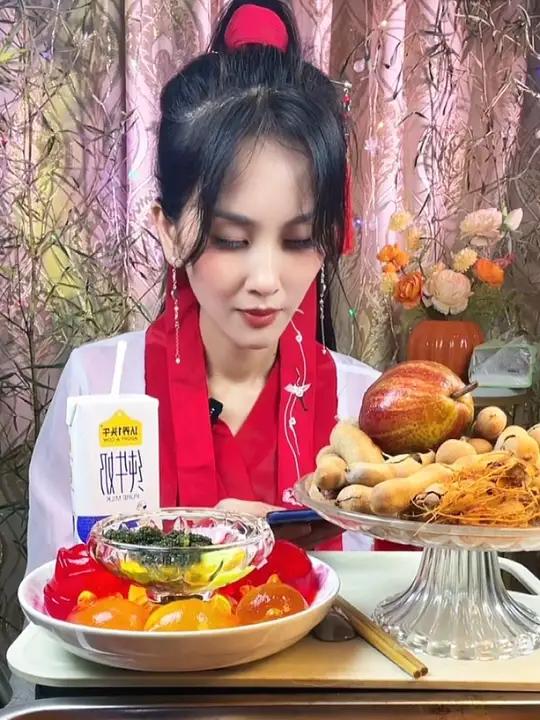 生活一地鸡毛的时候,慢慢把它捡起来,做成鸡毛掸子,然后鞭策生活,愿我们能苦练72变,笑对8