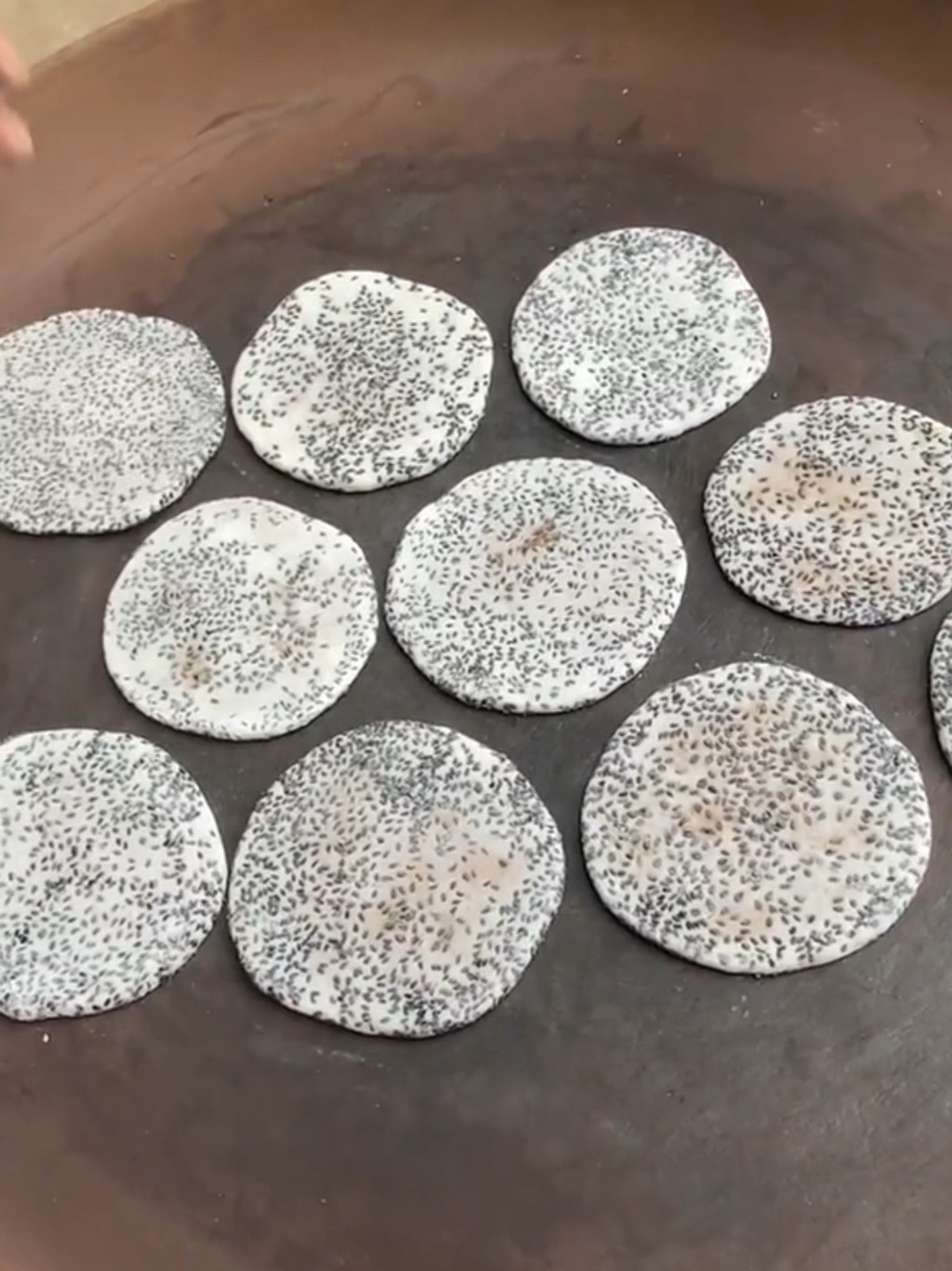 一起来学做广西的芝麻饼