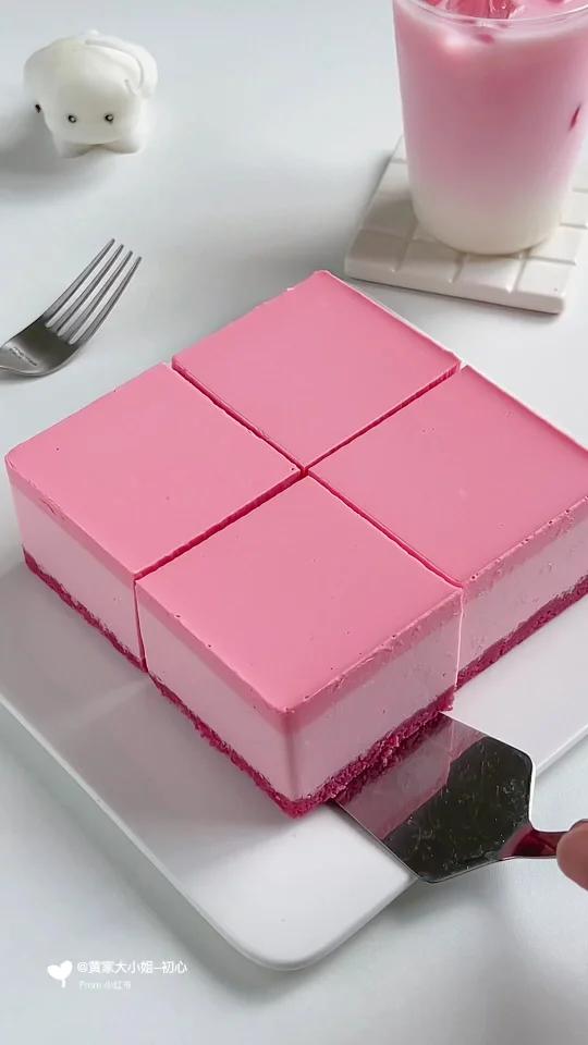 免烤箱草莓慕斯蛋糕入口即化,巨好吃～