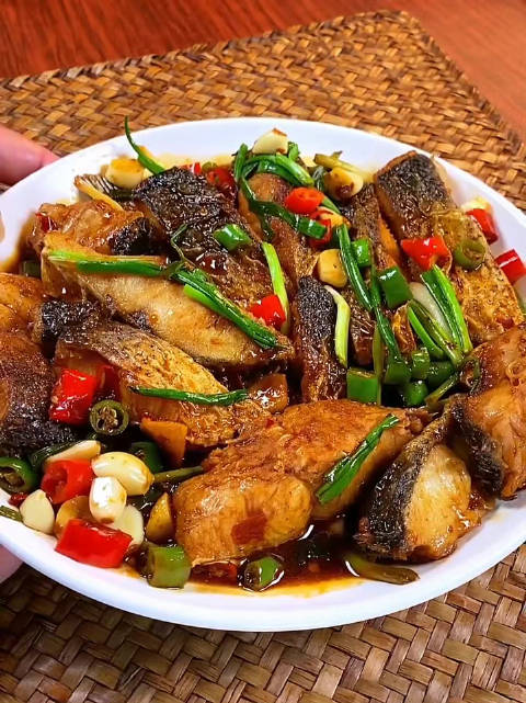 以后你要是想吃红烧鱼块,这样做简单好吃又下饭!