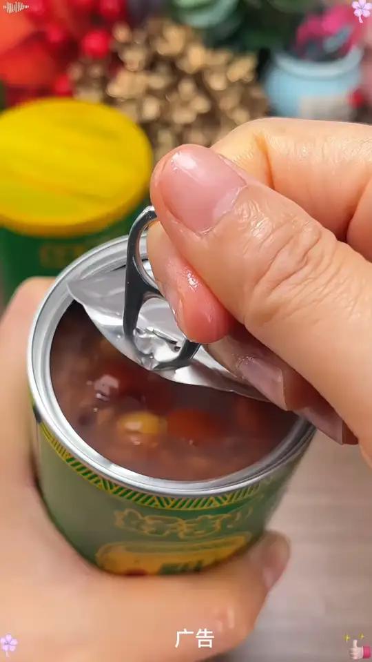 夏天天热不想煮粥，又不想错过一天的五谷杂粮，可以试试王老吉的无蔗糖杂粮八宝粥！不仅好吃价格