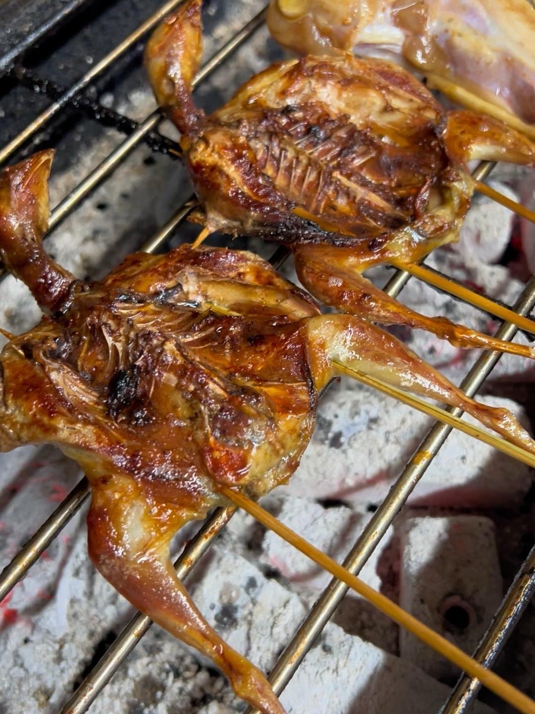 酒也备好,有谁来挑战的 同城美食 想吃的来吧 夜宵烧烤 吃烧烤喝啤酒