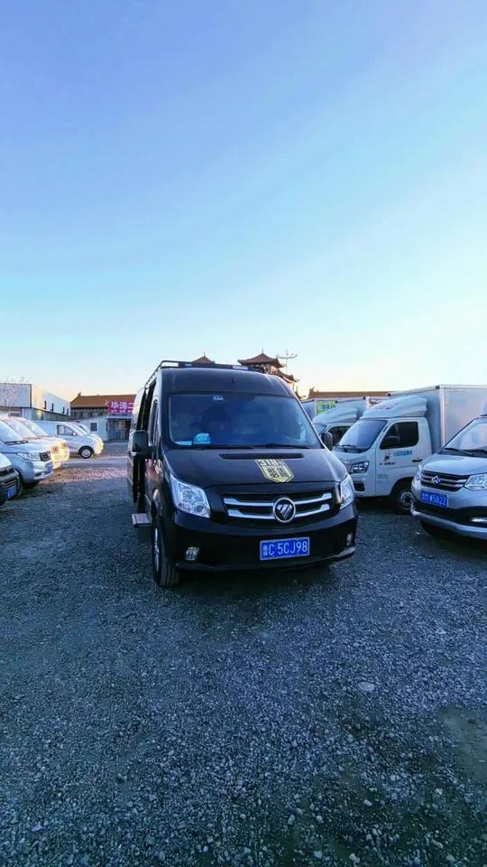淄博个人一手车福田图雅诺9座豪华商务车,黑色车身,米色内饰,9座6速手动挡,带中央空调。车