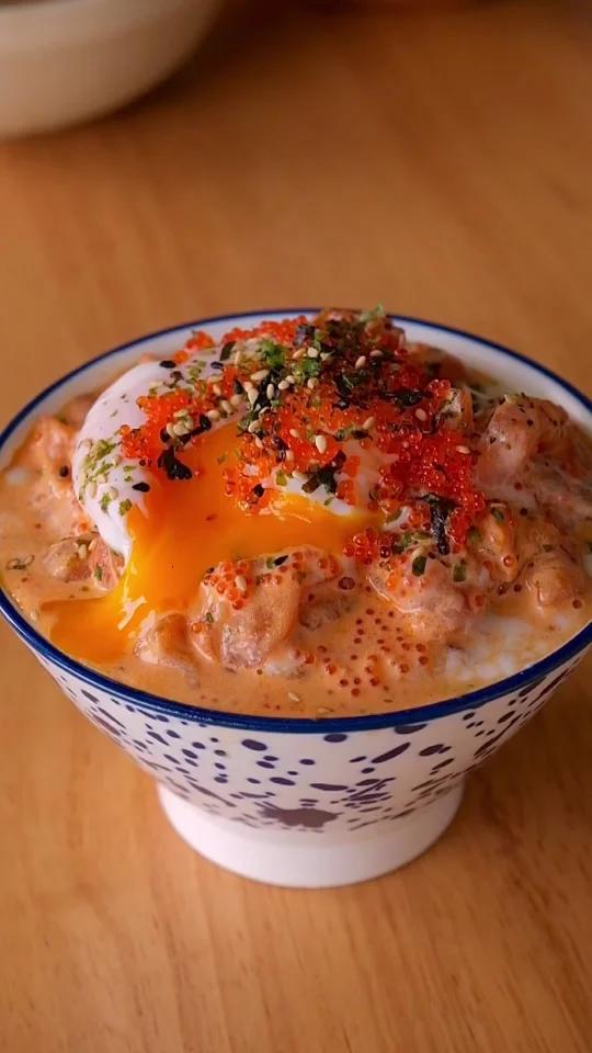 0难度一口销魂|三文鱼牛油果拌饭