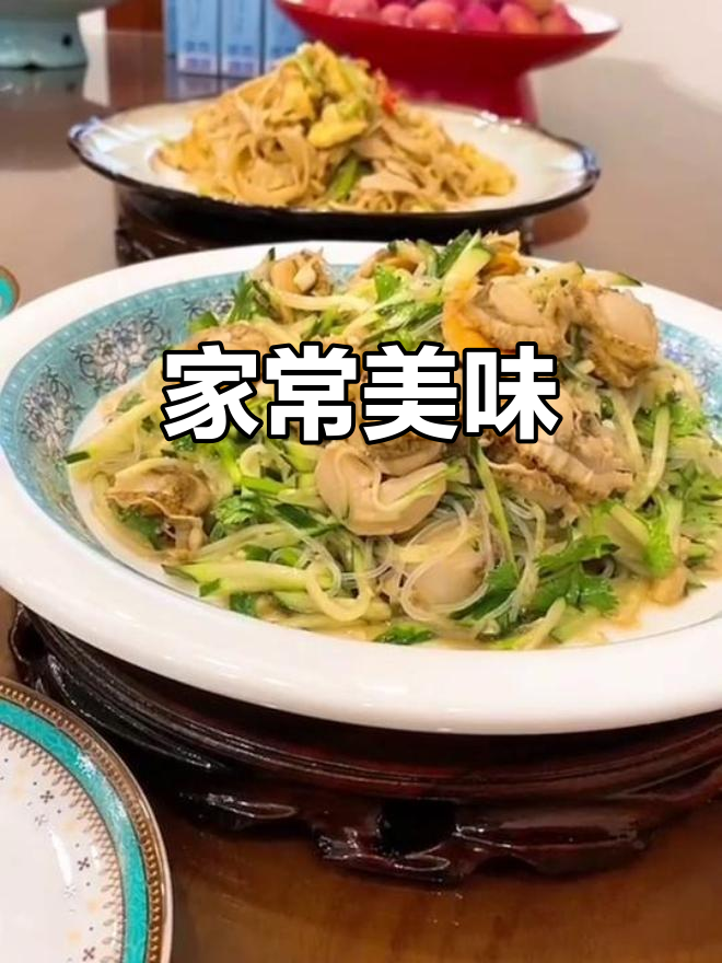 晚餐:糯米笋炒蛋,黄瓜拌扇贝肉,玉米汤