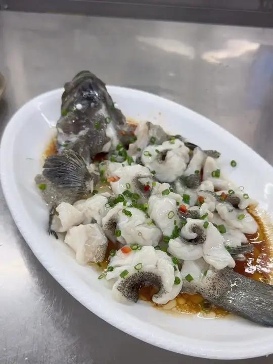 清蒸起片龙趸仔！我们平时拍视频就是这么的和谐共处@Y做菜教程美食制作教程吃海鲜