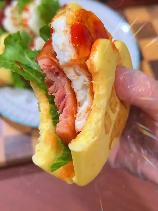 孩子上学早餐就喜欢吃这个,有菜有肉还有蛋的虎扒包迷你小汉堡,松软香甜孩子可喜欢吃啦!早餐吃