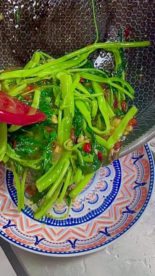 泰式爆炒空心菜简直太好吃啦20秒出餐