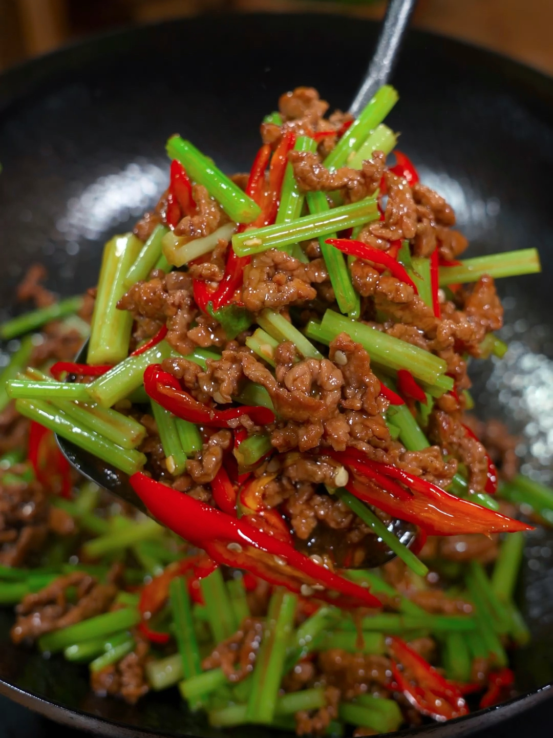 芹菜炒牛肉丝