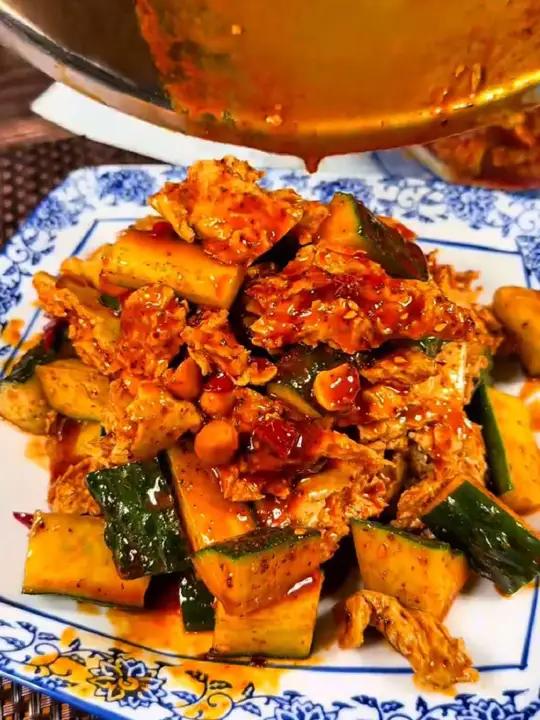 手撕面筋，香辣有嚼劲，越嚼越香真的 太好吃了