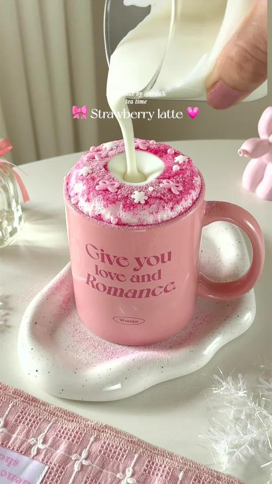 梦幻少女心粉色草莓甜甜圈拿铁巨好喝