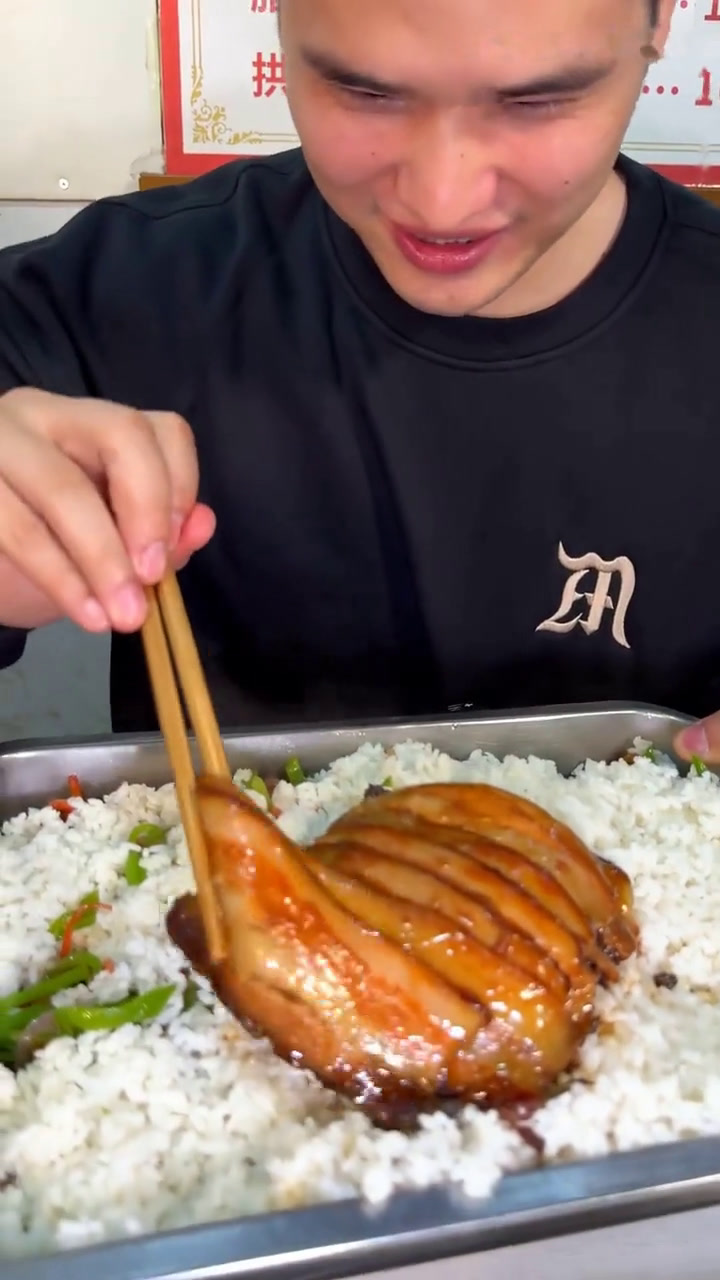 经典重庆家常菜，豆花饭终于吃上豆花，太好吃了，再来三盆，一人一盆