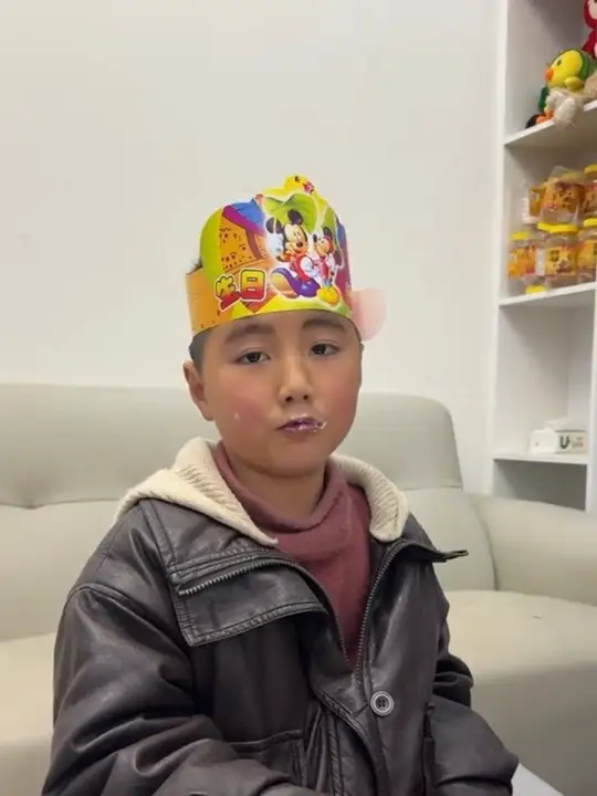 我的男孩又长大了一岁,愿你平安健康快乐的成长,爸爸永远是你坚实的依靠,宝贝生日快乐