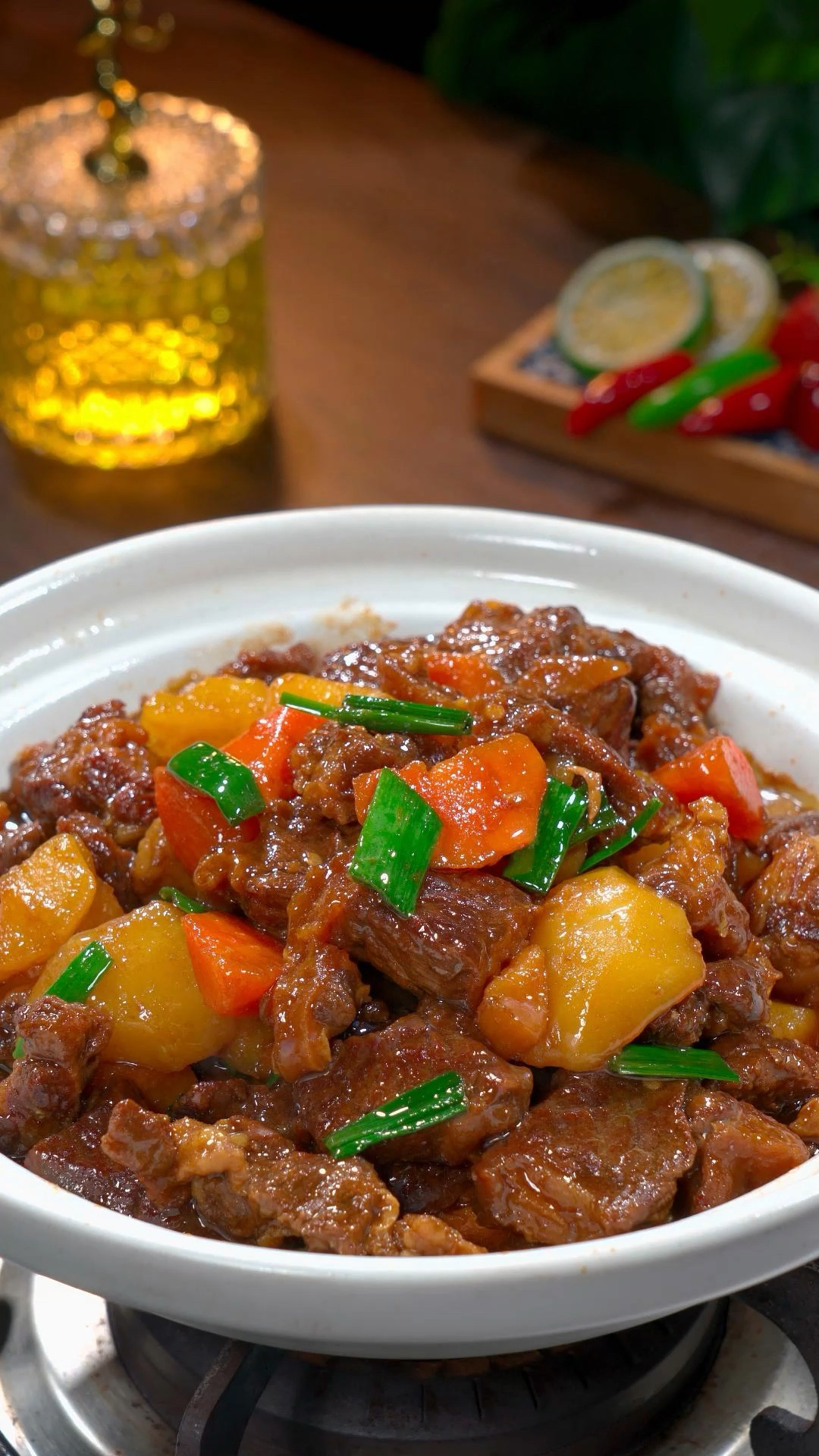 炖牛肉千万别先焯水,按这样炖出来软烂入味