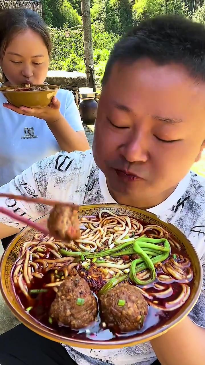 自己做的肉丸子配米粉真香