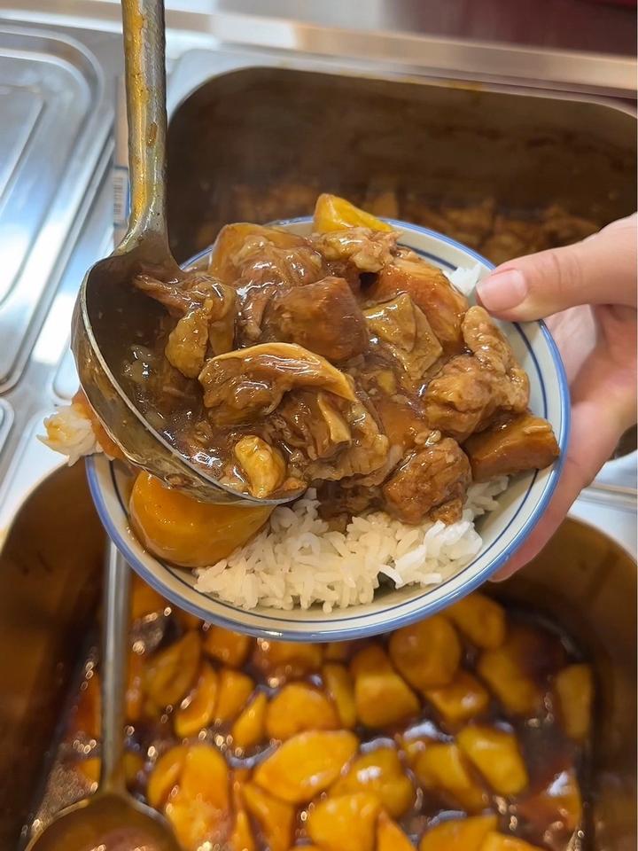我又来吃大块牛肉饭了,牛肉饭
