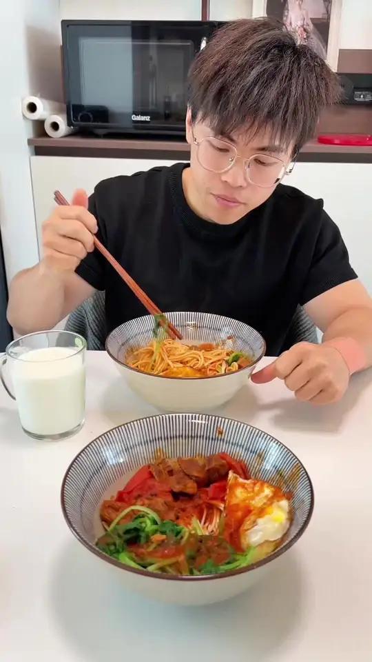 今天吃的是番茄牛肉面,这是一个番茄牛肉面的教程#吃瘦不饿瘦 #孕妇餐 #低卡低脂餐 #家常
