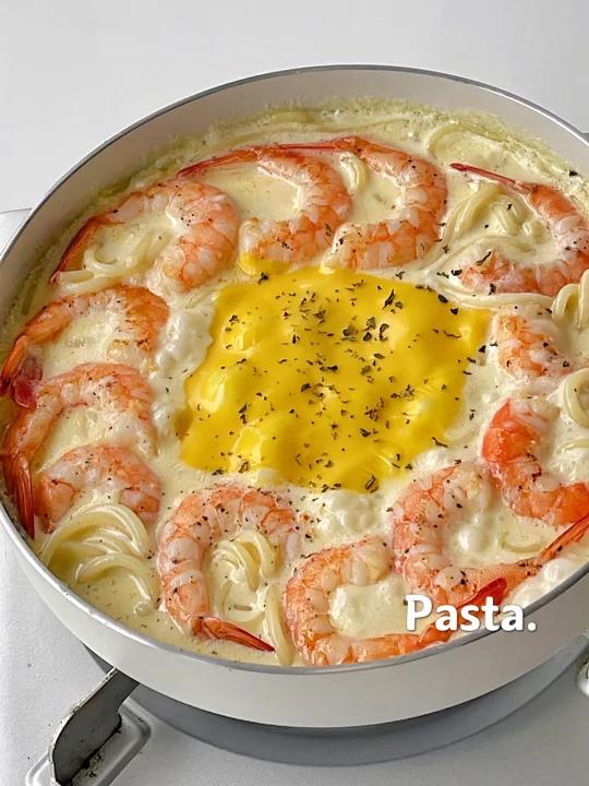 蒜香虾仁奶油意面奶香浓郁,真的巨好吃