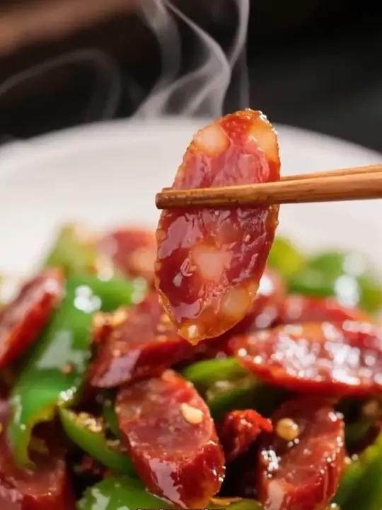 不吃会后悔的腊肠!肉质紧实有嚼劲,咸香入味下饭神器非它莫属「爆汁预警」正宗广式腊肠!肥瘦黄