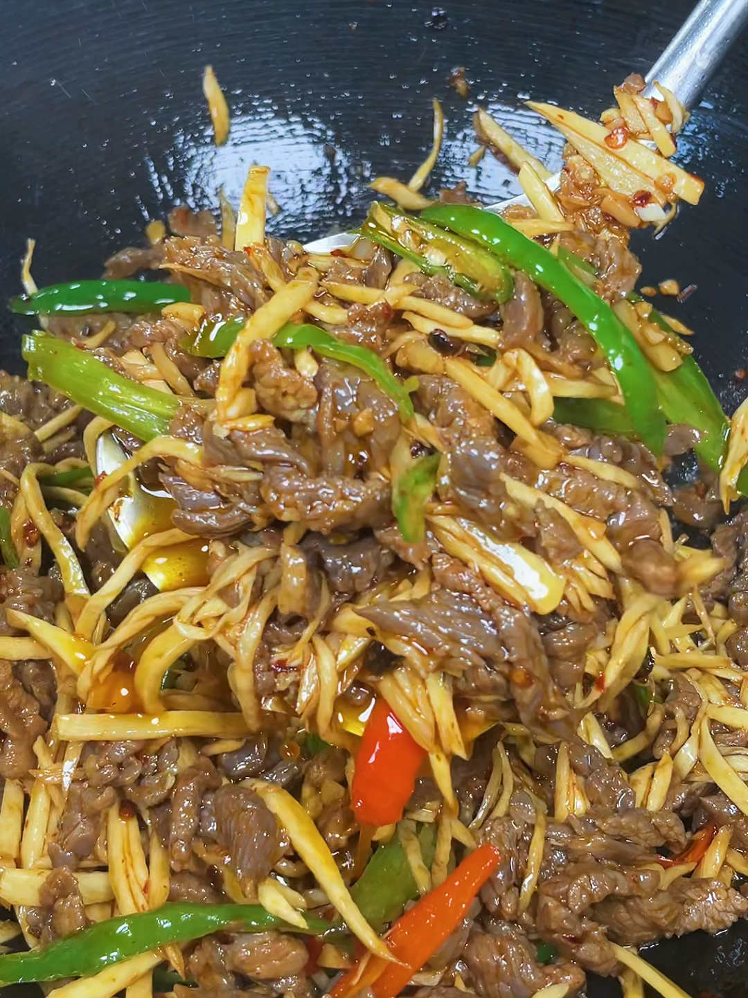 这道下饭菜高笋炒牛肉,你们喜欢吗