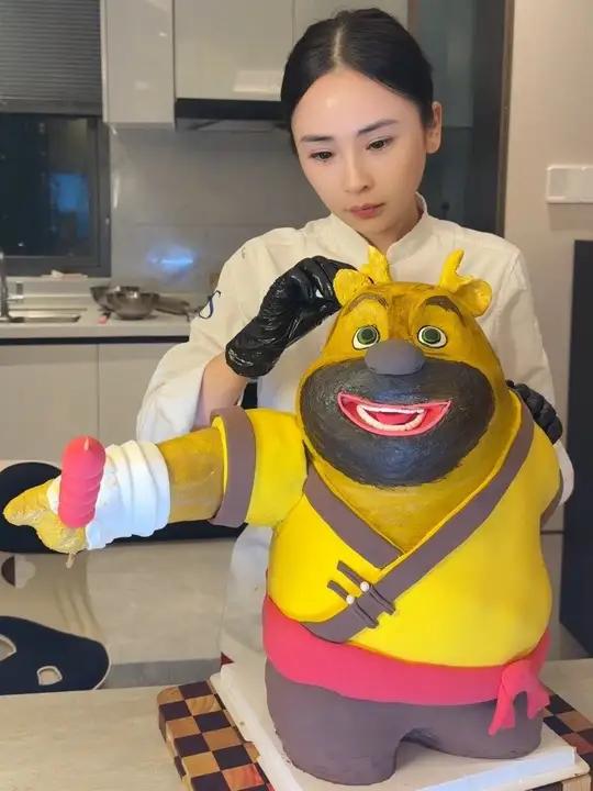 蛋糕熊出没……
