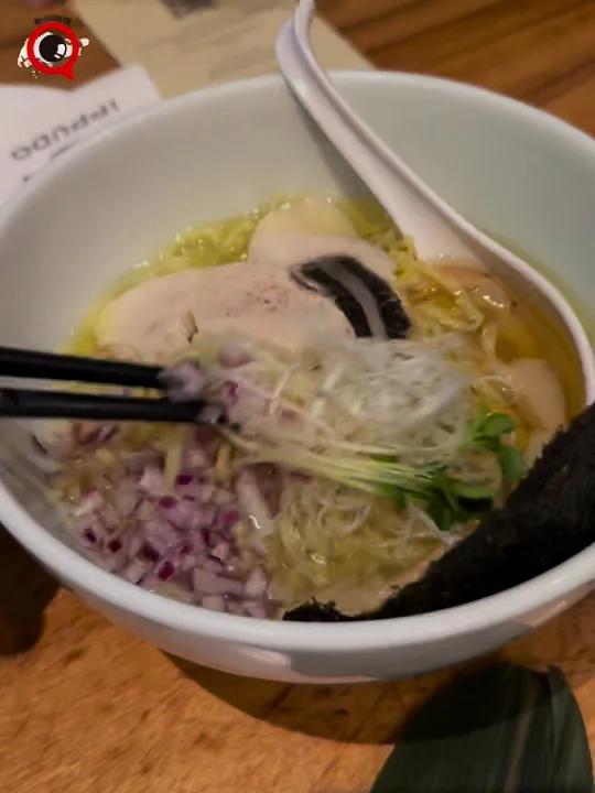 一风堂秋季限定白鸡汤黑松露拉面,日料爱好者记得打卡哦～