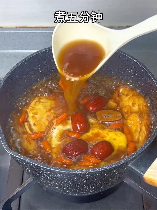 广东妈妈每天五点起床,还脸色红润,就是喝一碗黄酒煮鸡蛋