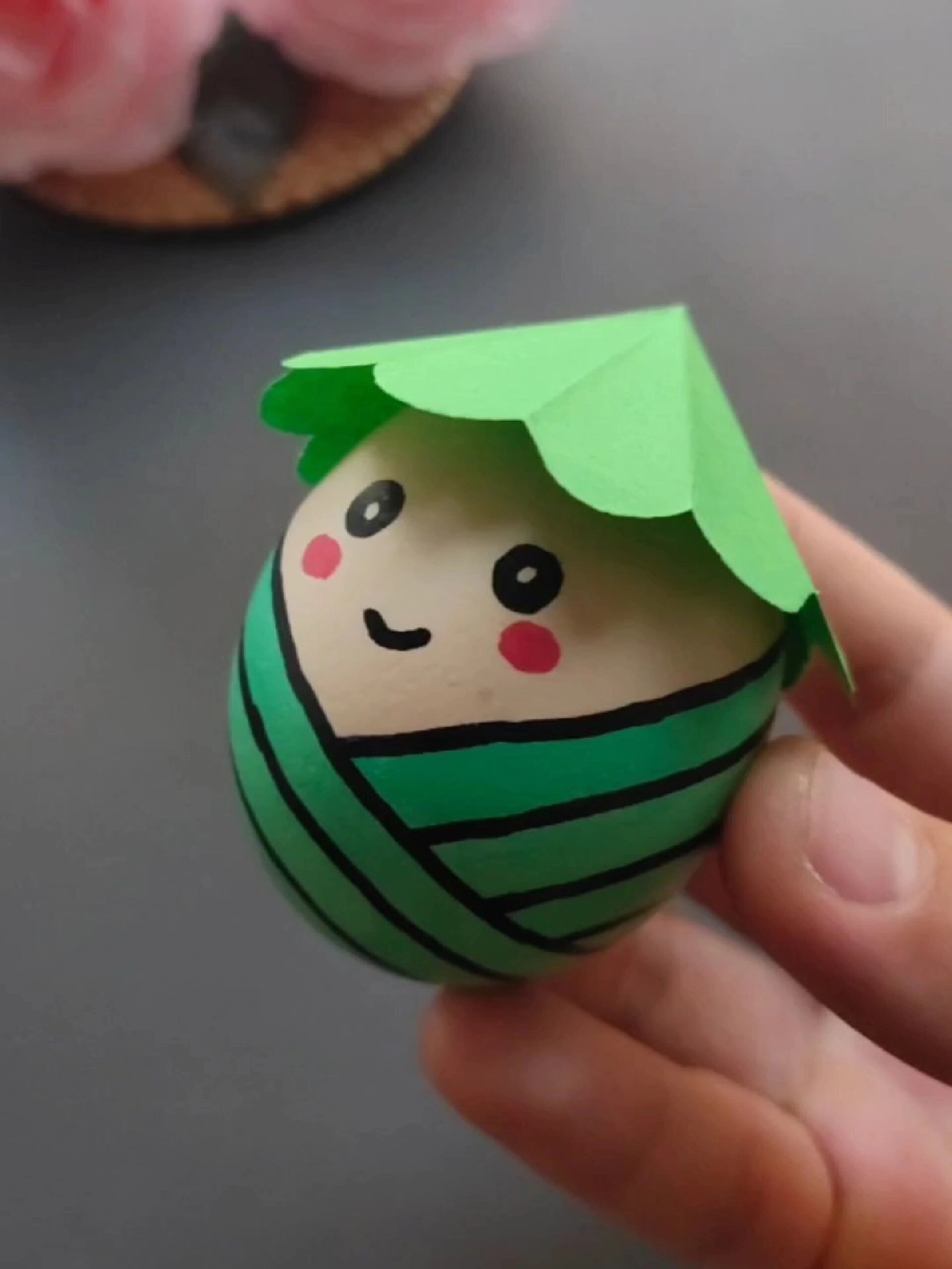 端午节快到了,用鸡蛋壳做个粽子不倒翁吧