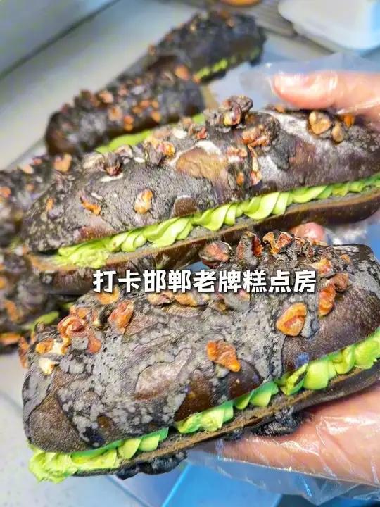 打卡邯郸老牌糕点房个位数好吃的太多啦 强烈推荐中式糕点手工披萨黑金马里奥舒芙蕾