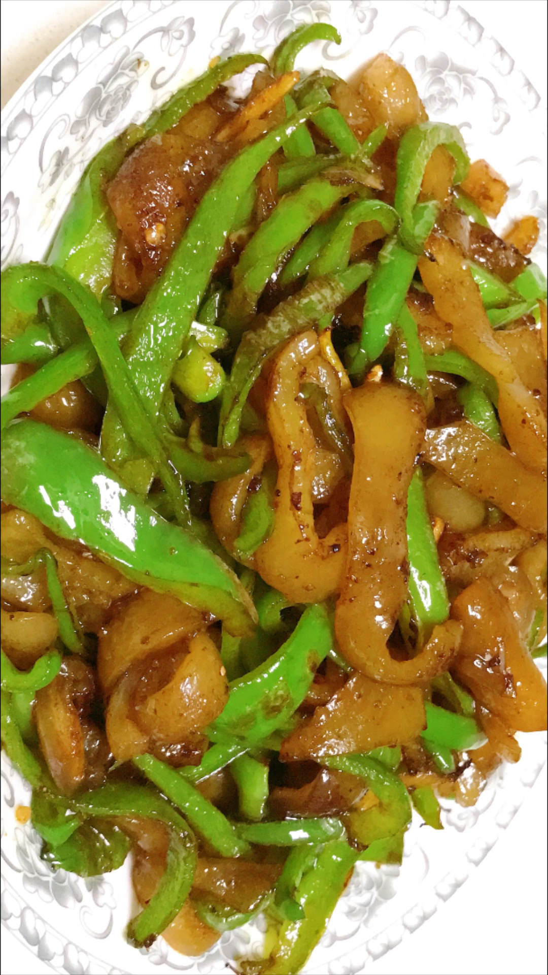 青椒炒肉皮,Q弹好吃,还能美容养颜