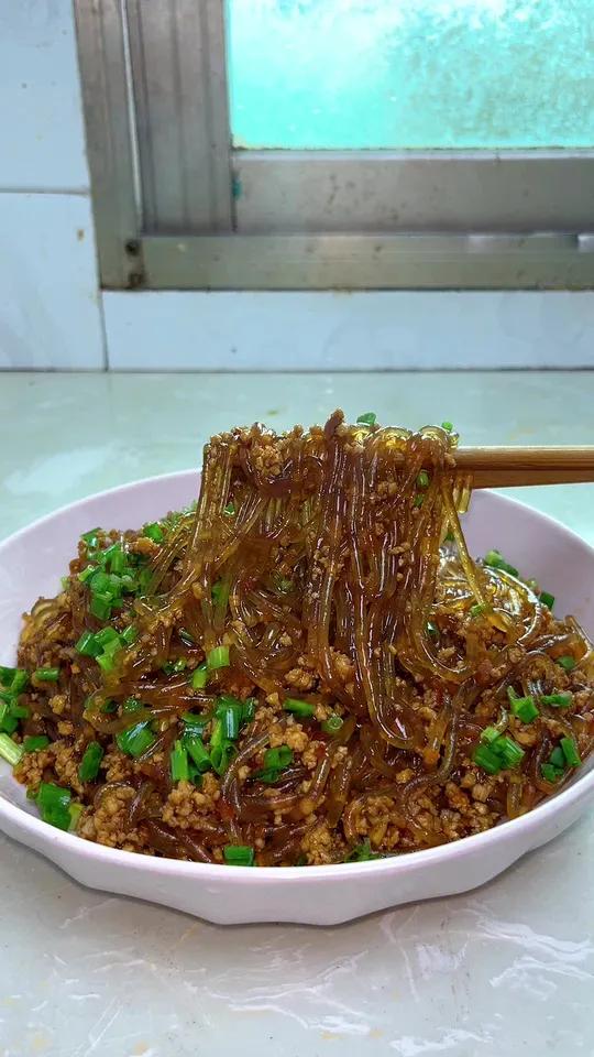 蚂蚁上树不要焯水和直接下锅炒，教你正确做法，不坨不粘锅安逸的