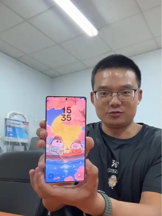 呕吼小刘鸭太可爱啦，最新的照片拿来做壁纸