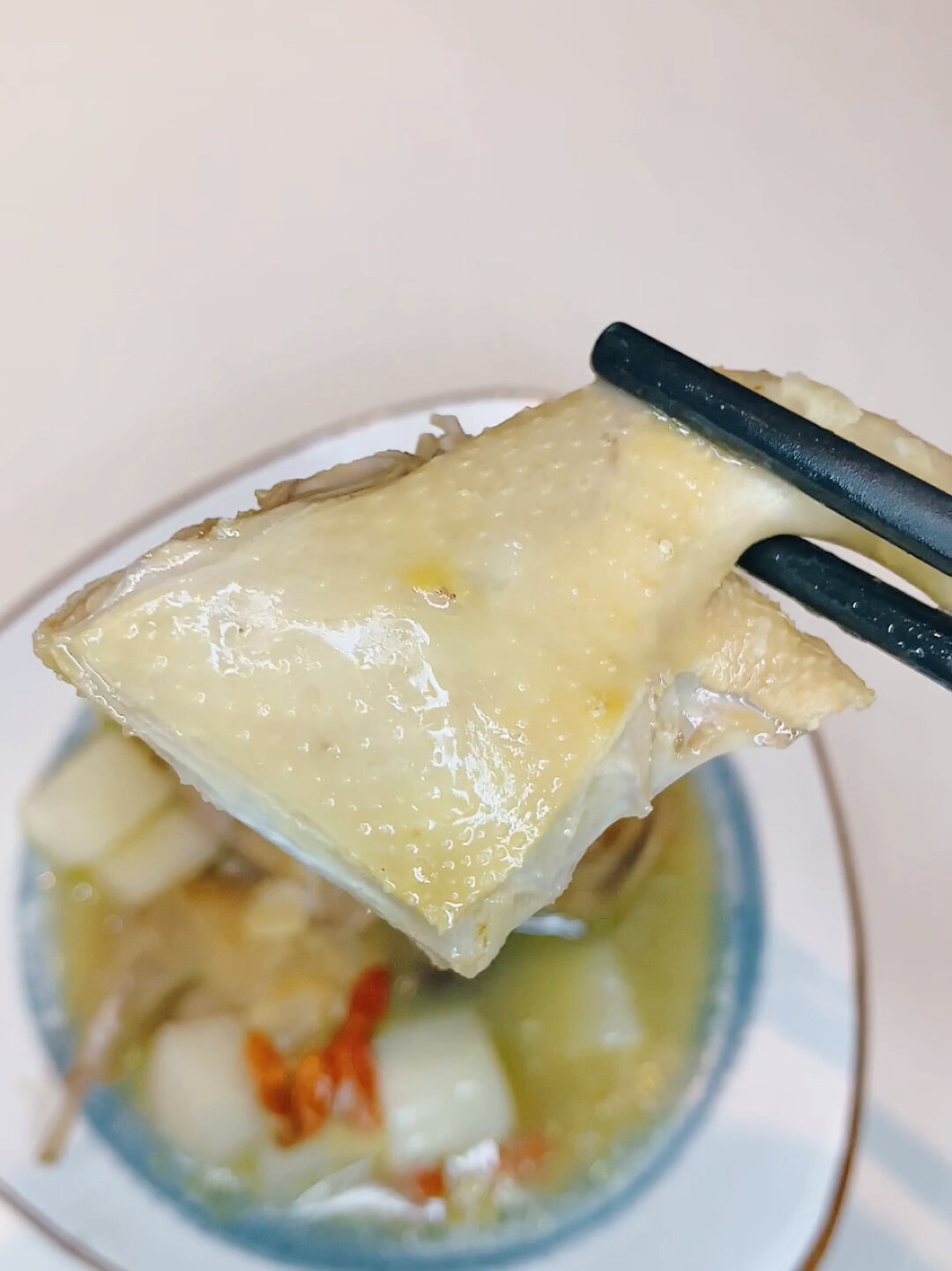 月子餐食谱～花旗参山药炖乳鸽